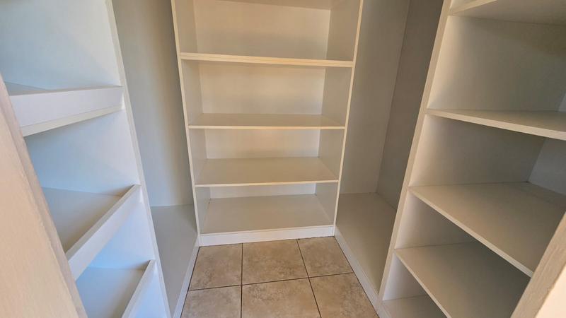 1 Bedroom Property for Sale in Welgelegen Western Cape